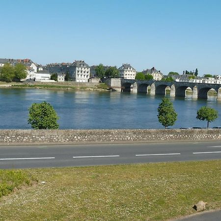 Rive Gauche Hotel Saumur Bagian luar foto