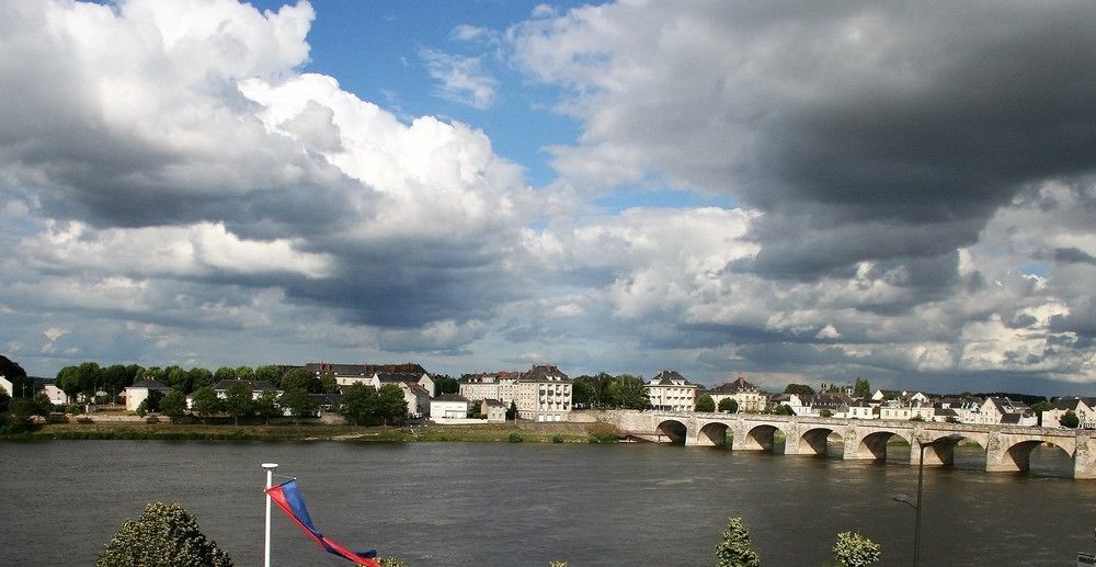 Rive Gauche Hotel Saumur Bagian luar foto